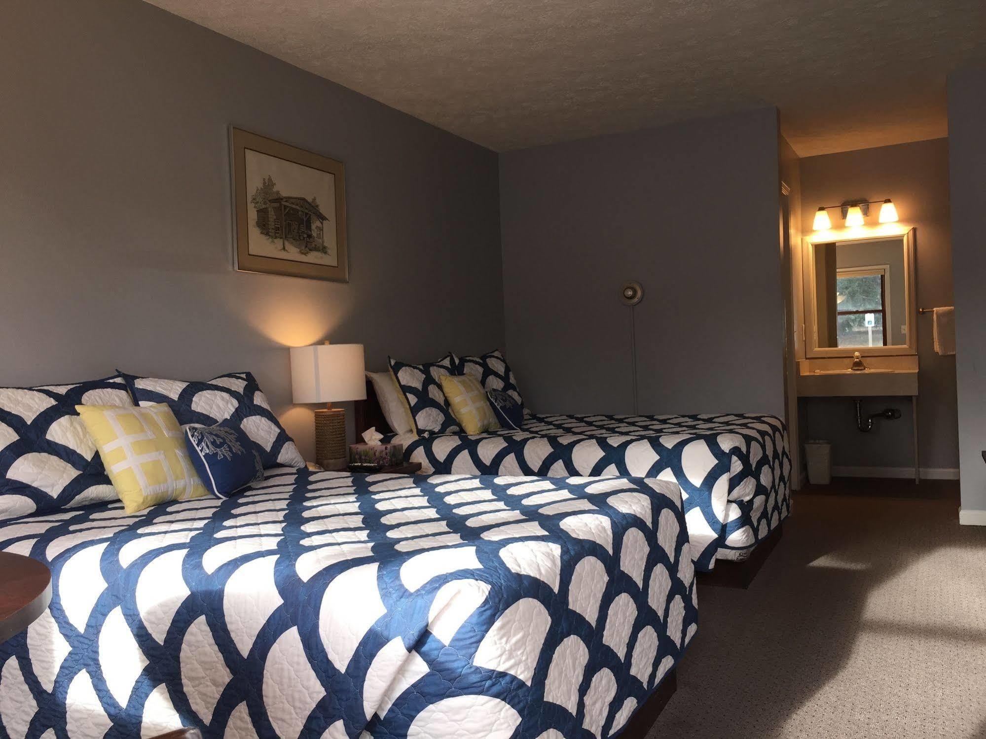 Empire Lakeshore Inn Экстерьер фото