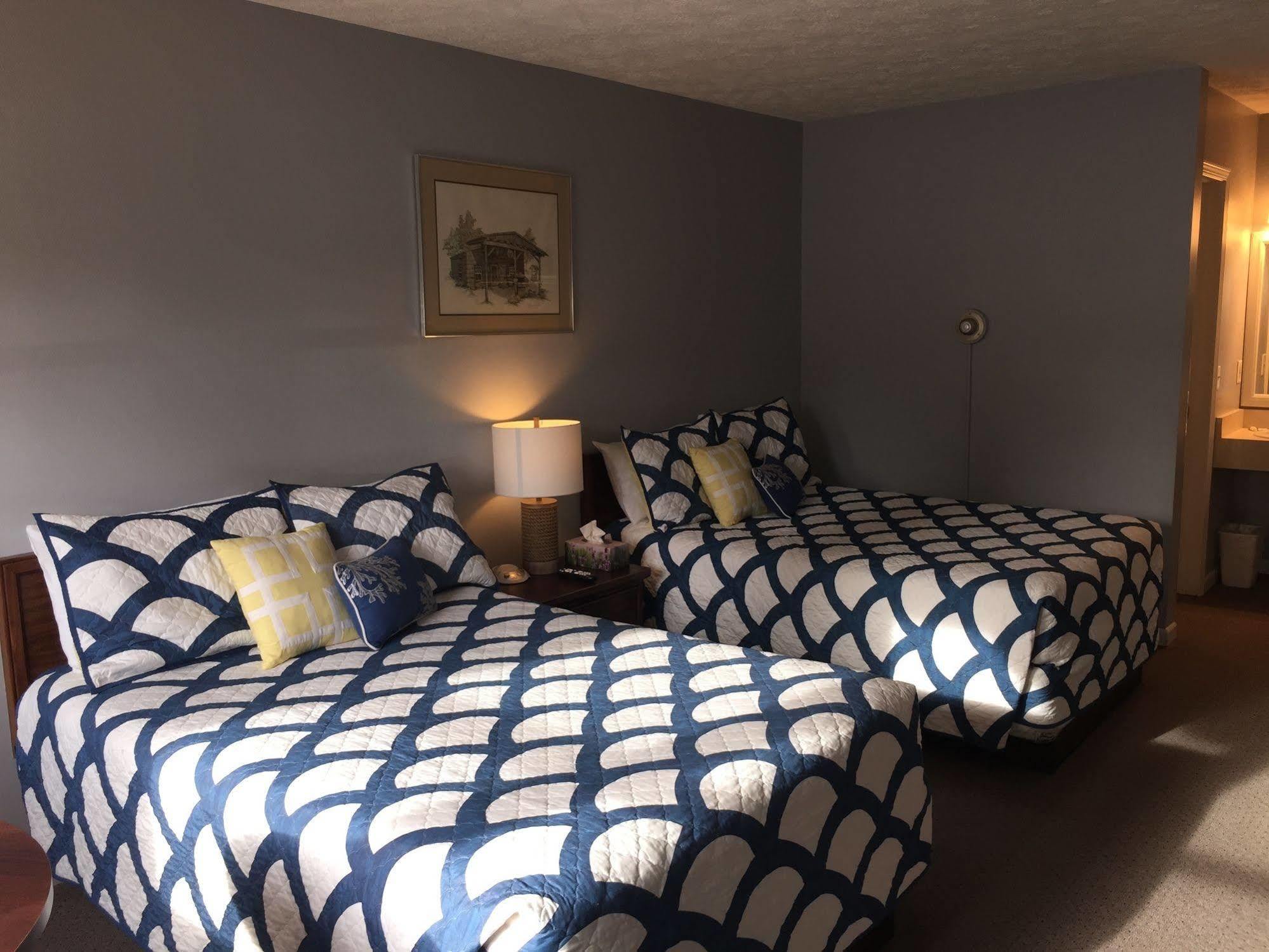 Empire Lakeshore Inn Экстерьер фото