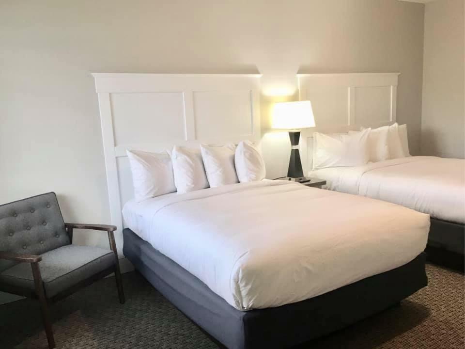 Empire Lakeshore Inn Экстерьер фото
